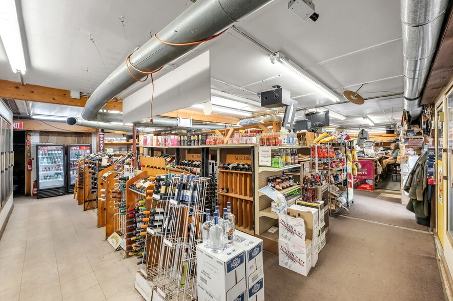 More Photos Of 51 Goshen Rd, Williamsburg Storefront For Sale