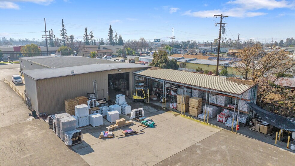 More Photos Of 1746 E Mineral King Ave, Visalia Warehouse For Lease
