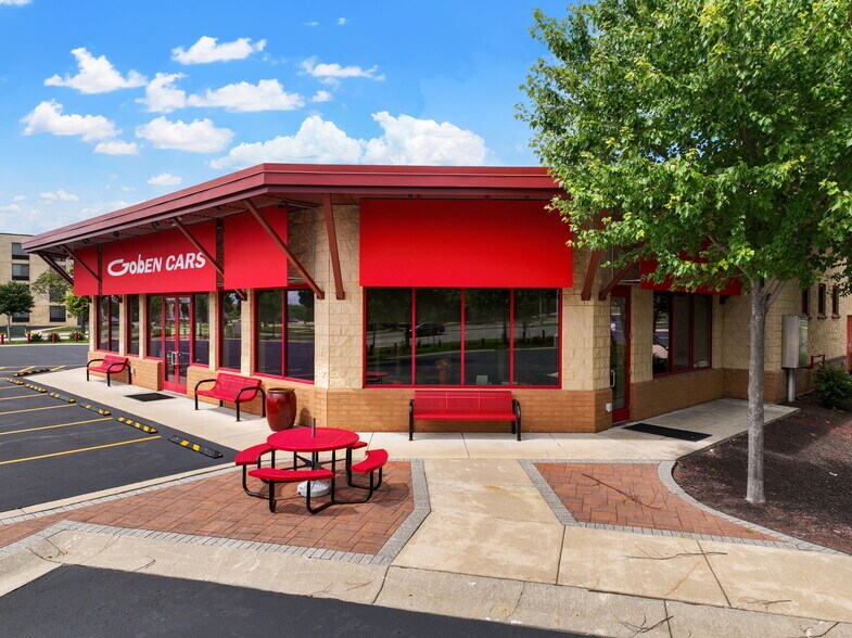 More Photos Of 2501 East Springs Dr, Madison Auto Dealership For Lease