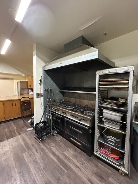 More Photos Of 101 W Clinton Ave, Fresno Specialty For Sale