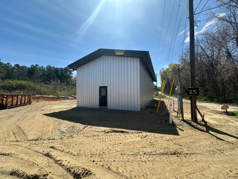 More Photos Of 25 Marietta Pl NW, Concord Industrial For Lease