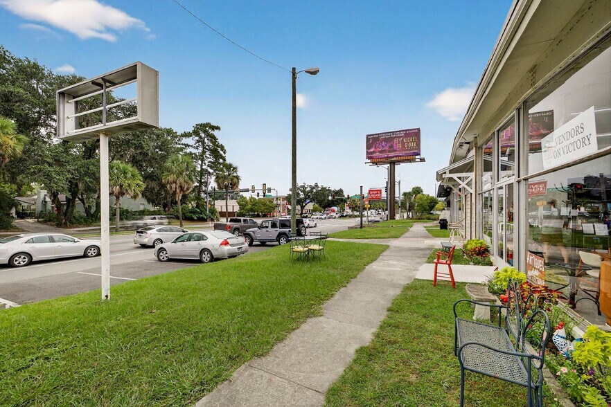 More Photos Of 1711 E Victory Dr, Savannah Storefront For Sale