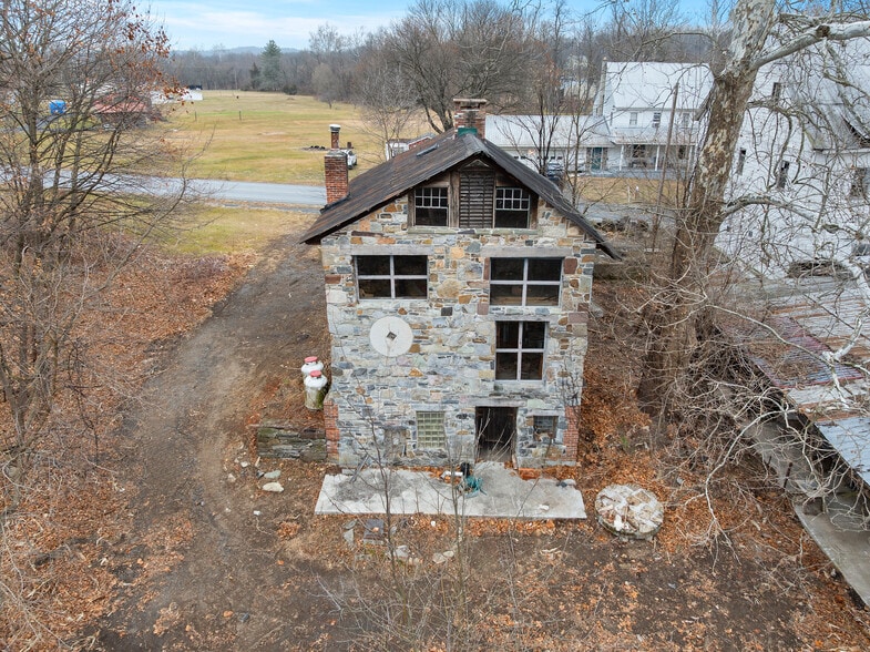 More Photos Of 624 Center Mills Rd, Aspers Specialty For Sale