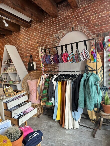 More Photos Of 1 Water St, Newburyport Storefront Retail Office For Sale