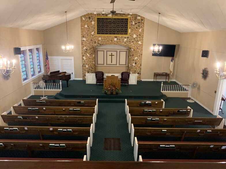 More Photos Of 120 Lake Ave NE, Hartville Religious Facility For Sale