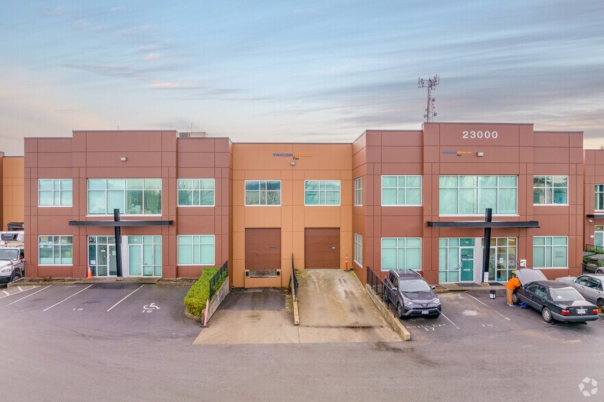 More Photos Of 23000 Fraserwood Way, Richmond Showroom For Lease