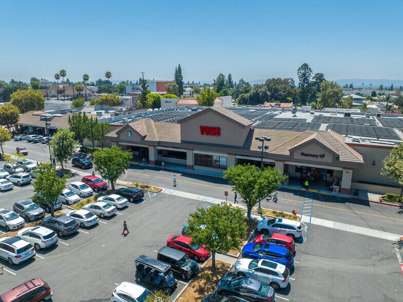 Primary Photo Of 170-186 W Foothill Blvd, Monrovia General Retail For Lease