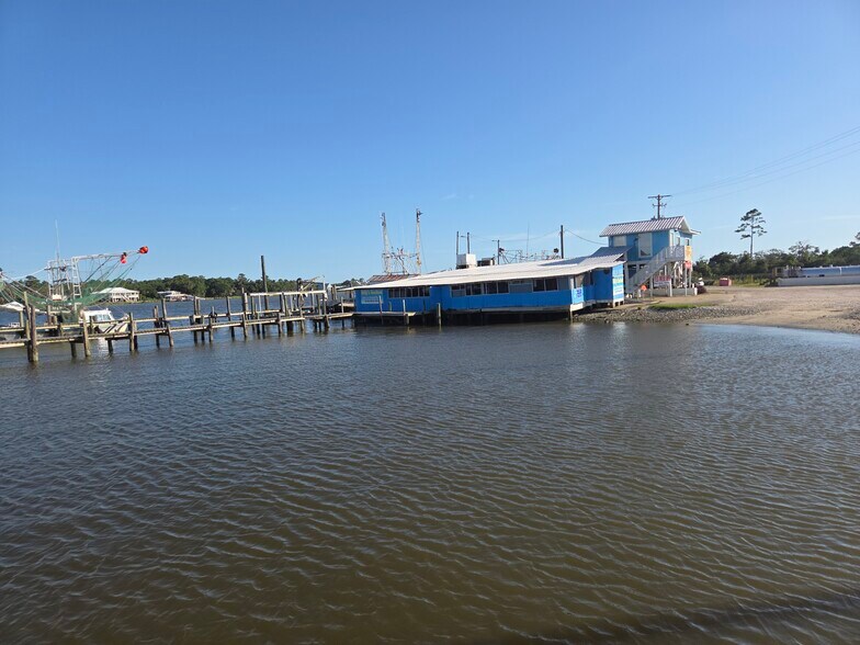 Primary Photo Of 16780 River Rd, Bon Secour Restaurant For Sale