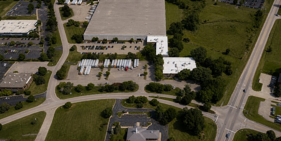 More Photos Of 1100 Corporate Dr, McHenry Unknown For Lease