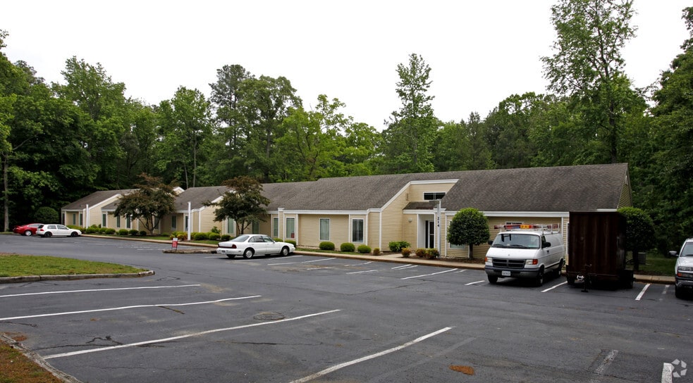 Primary Photo Of 210-214 Packets Ct, Williamsburg Office For Lease