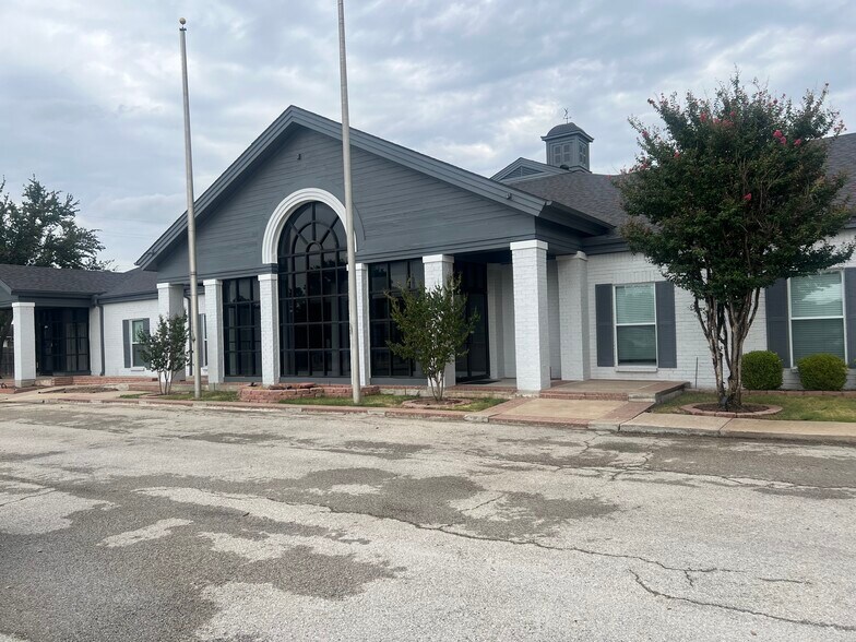 More Photos Of 5200 Paige Rd, The Colony Medical For Sale