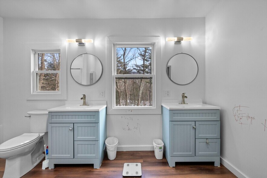 More Photos Of 180 Main St, North Woodstock Hotel For Sale