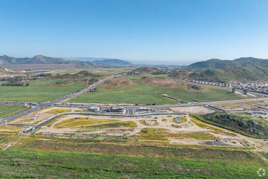 More Photos Of Domenigoni Pky, Winchester Storefront For Lease