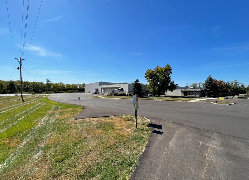 More Photos Of 7405 Industrial Rd, Florence Warehouse For Lease