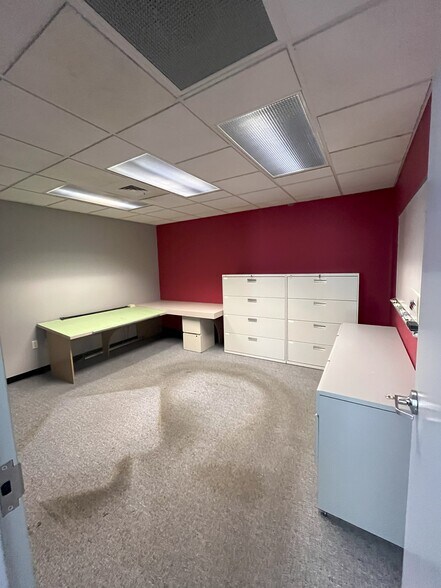 More Photos Of 2345 Bernville Rd, Reading Office For Lease