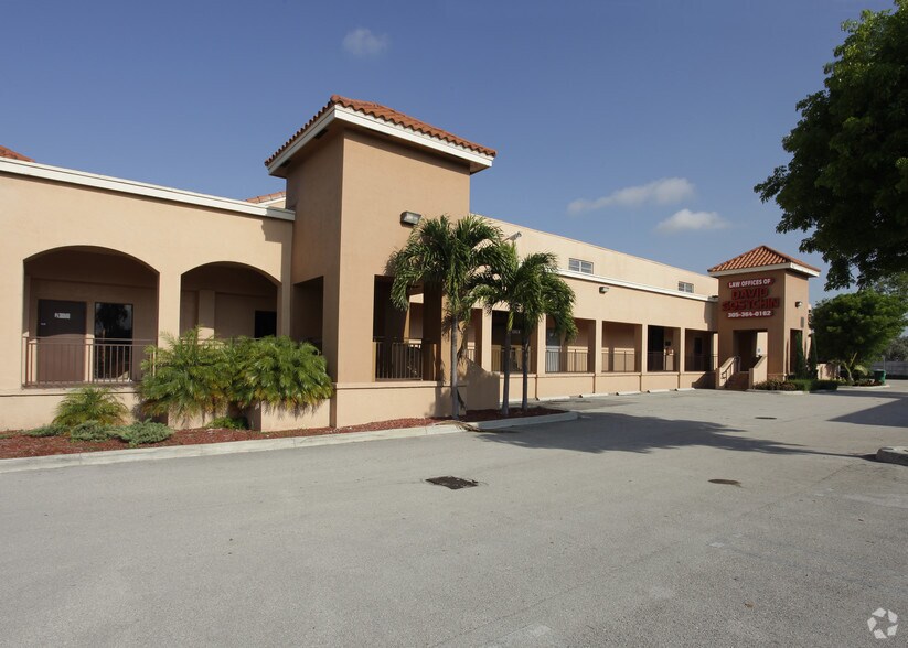 More Photos Of 8347-8369 NW 36th St, Miami Light Distribution For Lease