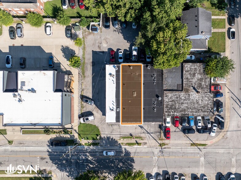 More Photos Of 1031-1039 N Limestone, Lexington Storefront Retail Office For Lease