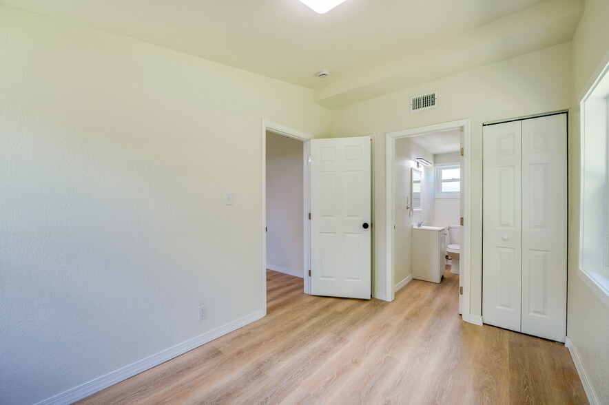 More Photos Of 259 Jefferson St, Daytona Beach Multifamily For Sale