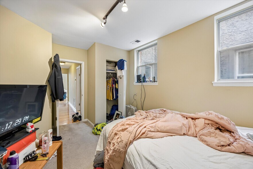 More Photos Of 1909 S Broad St, Philadelphia Office Residential For Sale