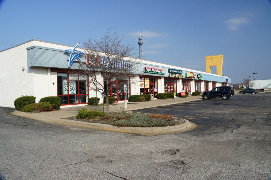 Primary Photo Of 3125-3127 N University St, Peoria General Retail For Sale