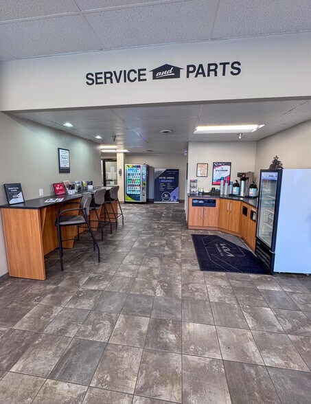More Photos Of 4444 Highway 52 N, Rochester Auto Dealership For Sale