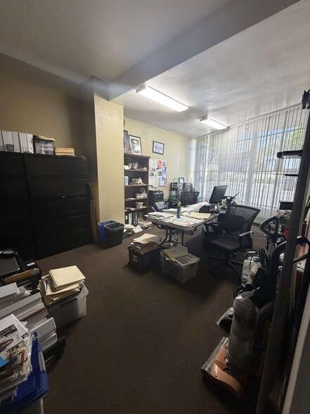 More Photos Of 1036 E Compton Blvd, Compton Storefront Retail Office For Lease