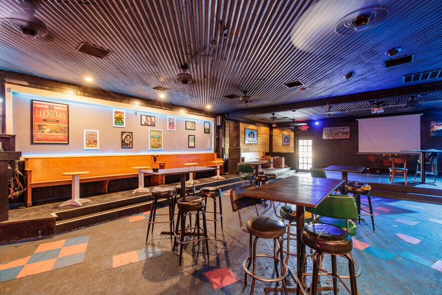 More Photos Of 1903 Baytree Pl, Valdosta Restaurant For Sale