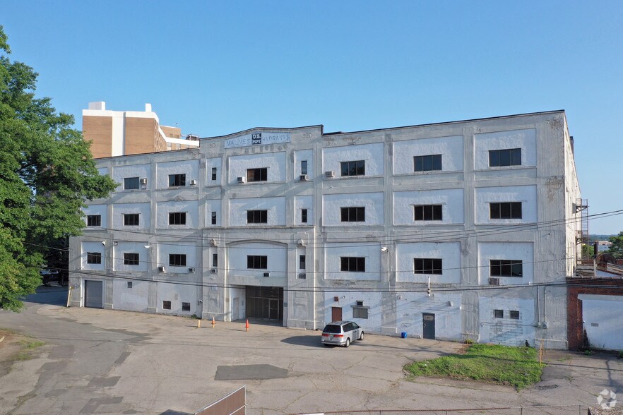 More Photos Of 545 N Arlington Ave, Bloomfield Manufacturing For Lease