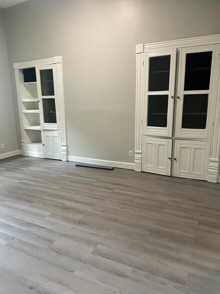 More Photos Of 315 Main Ave, Northport Office Residential For Lease