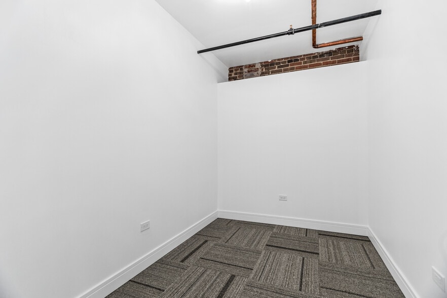 More Photos Of 153 W Ohio St, Chicago Apartments For Sale