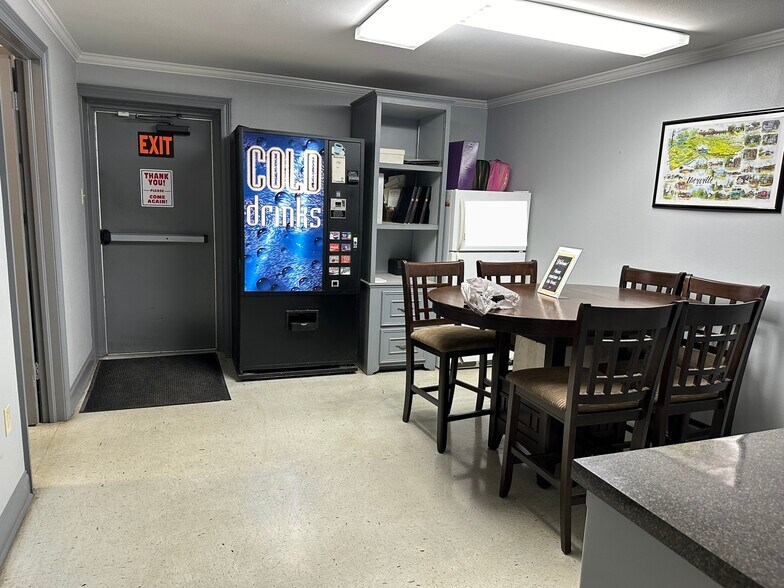 More Photos Of 23525 Eden St, Plaquemine General Retail For Sale