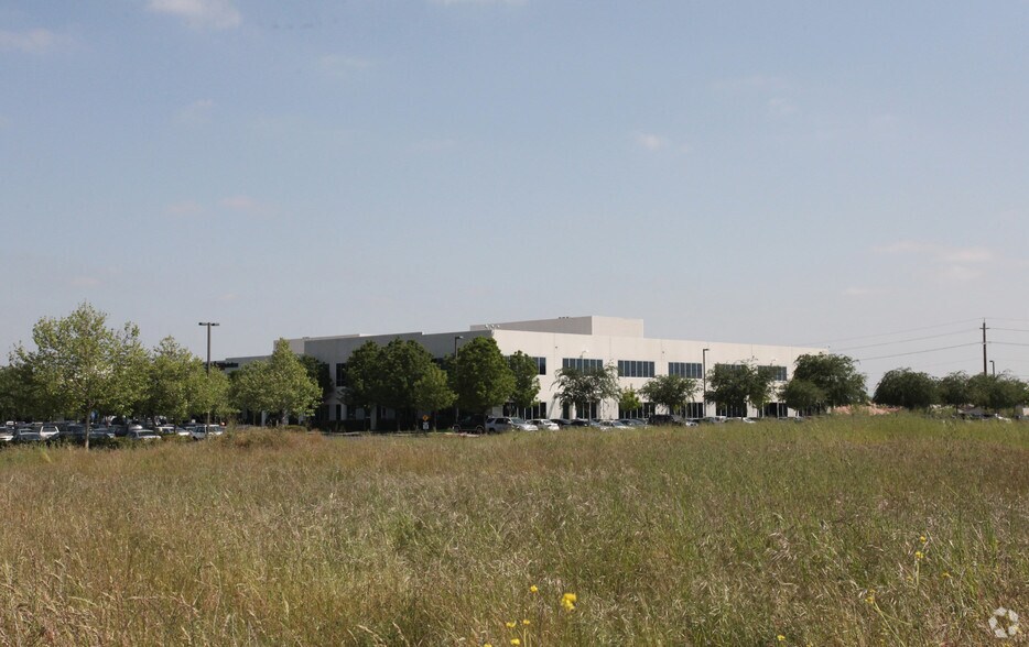 More Photos Of 10730 International Dr, Rancho Cordova Office For Lease