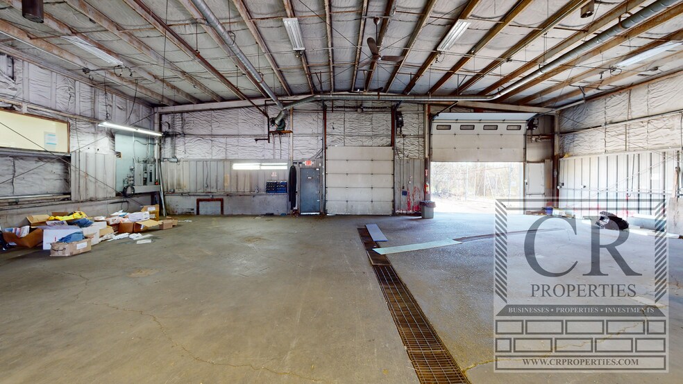 More Photos Of 2934 US Route 9W, New Windsor Township Auto Dealership For Sale