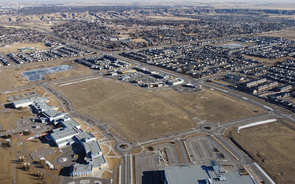 More Photos Of 35 Mauretania Rd W, Lethbridge Storefront For Lease