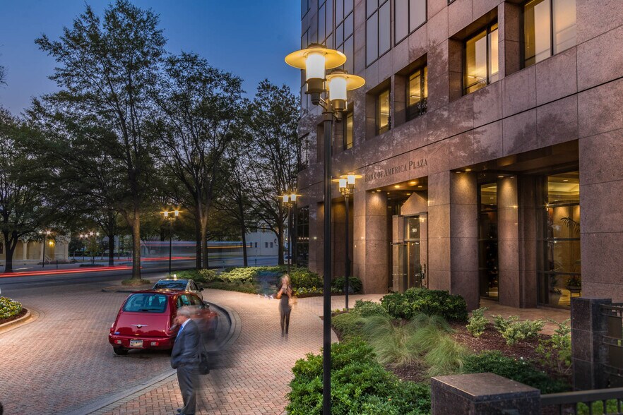 More Photos Of 1901 Main St, Columbia Coworking Space