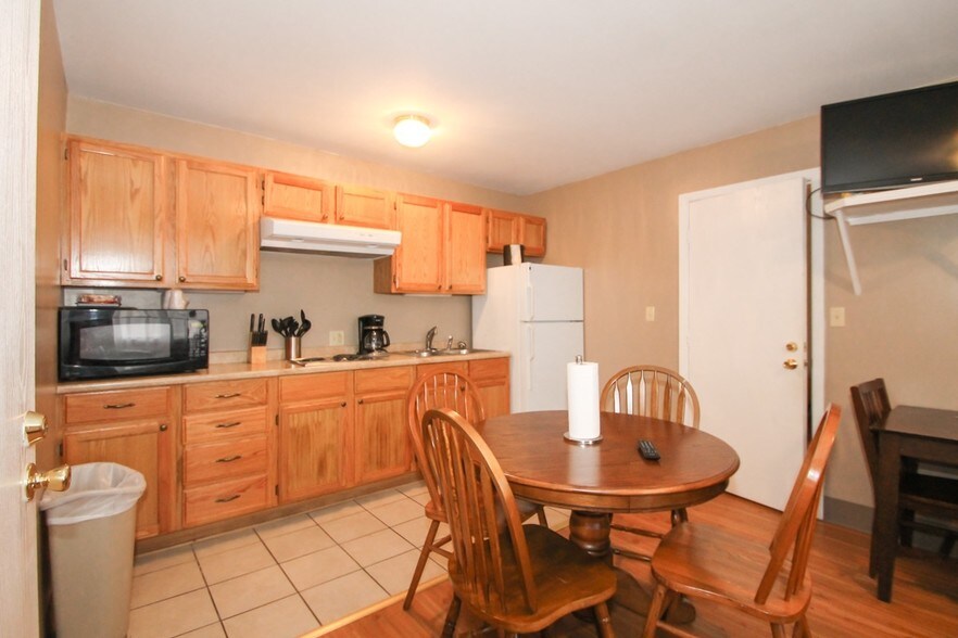 More Photos Of 42666 Highway 23, Venice Hotel For Sale