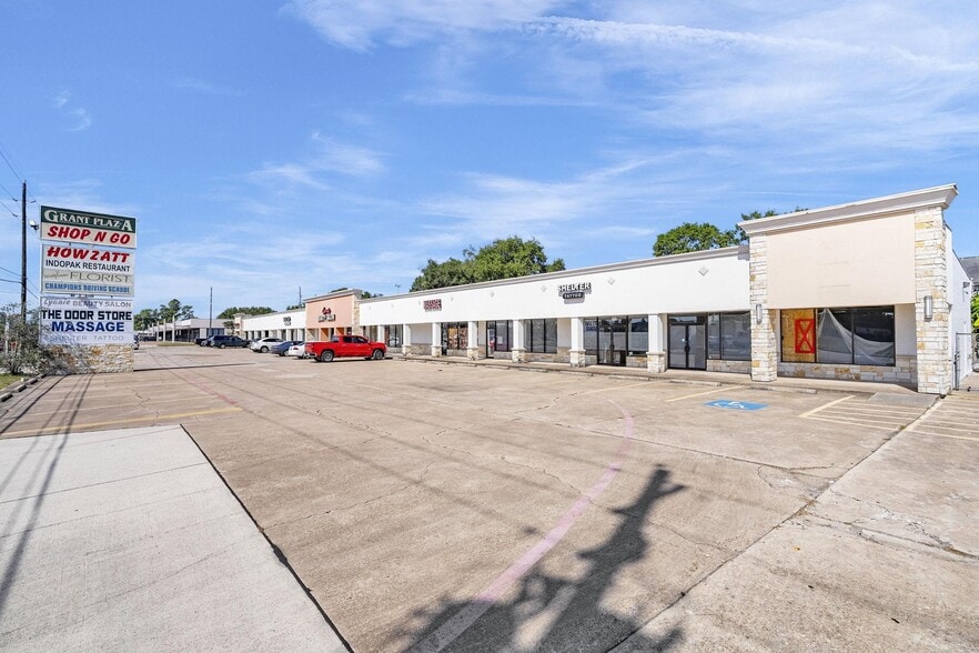 More Photos Of 10706-10728 Grant Rd, Houston Unknown For Lease