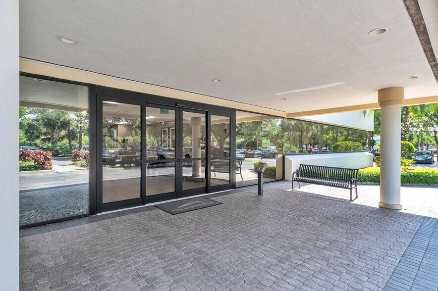 More Photos Of 12953 Palm West Dr, Loxahatchee Medical For Lease