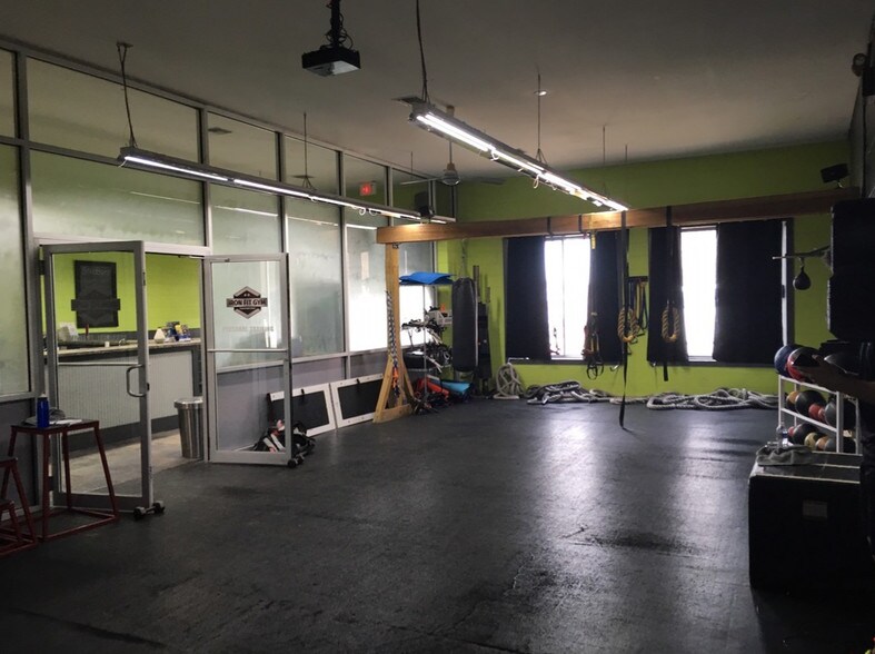 More Photos Of 105 Warwick St, Lititz Freestanding For Sale