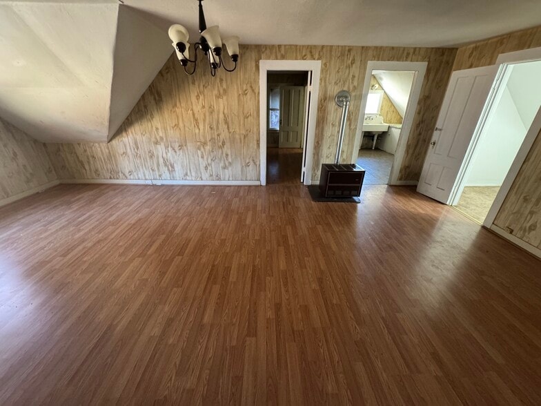 More Photos Of 74 Holmes Ave, Waterbury Storefront Retail Residential For Sale