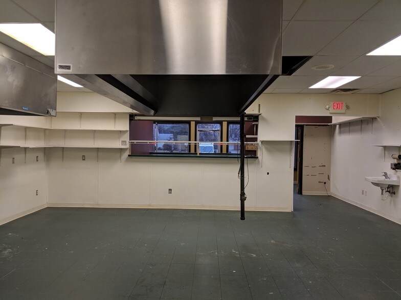 More Photos Of 295 Weatherstone Dr, Wadsworth General Retail For Lease