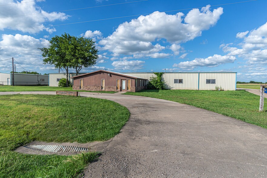 Primary Photo Of 311 S US Highway 69, Trenton Industrial For Sale