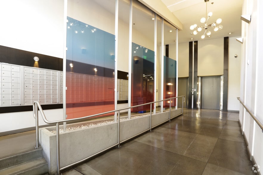 More Photos Of 707-777 G St, San Diego Apartments For Lease