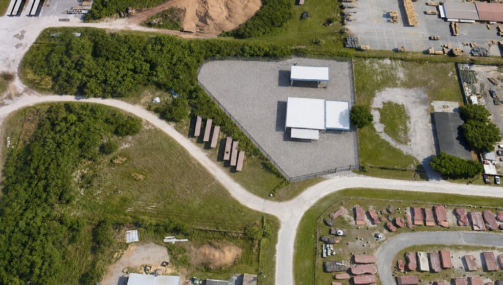More Photos Of 4231 Mustang Rd, Lakeland Warehouse For Lease