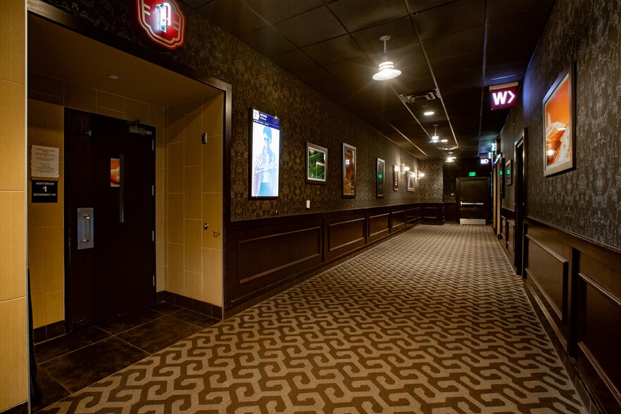 More Photos Of 7601 S Staples St, Corpus Christi Theater Concert Hall For Sale