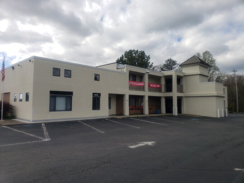 More Photos Of 21945 Three Notch Rd, Lexington Park Office For Lease