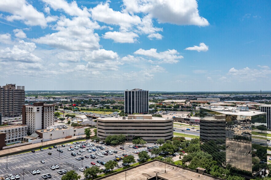 More Photos Of 7610 N Stemmons Fwy, Dallas Office For Lease