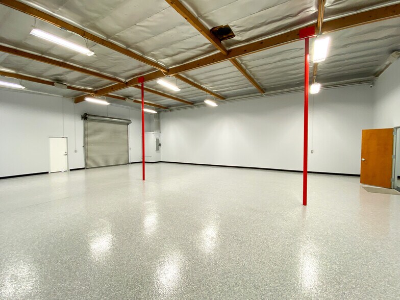 More Photos Of 3190 Airport Loop Dr, Costa Mesa Research And Development For Lease