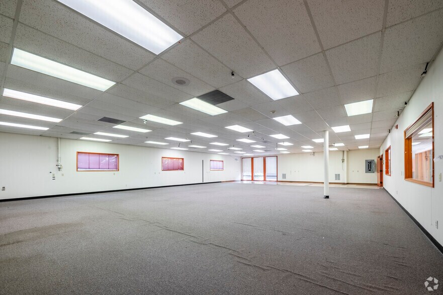 More Photos Of 481 California St, Grants Pass Industrial For Sale