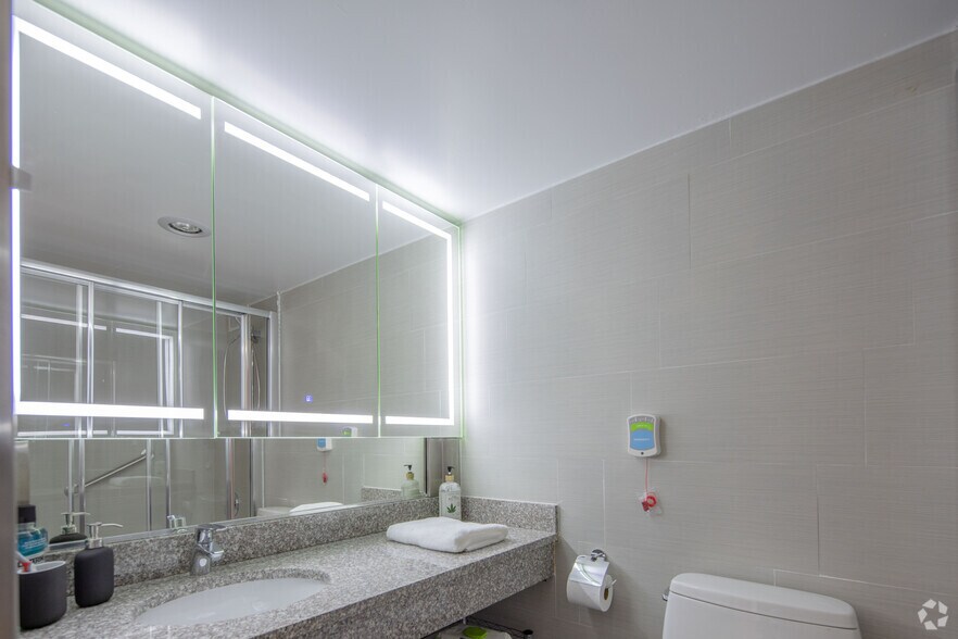 More Photos Of 700 Sheridan Rd, Highwood Congregate Senior Housing For Sale
